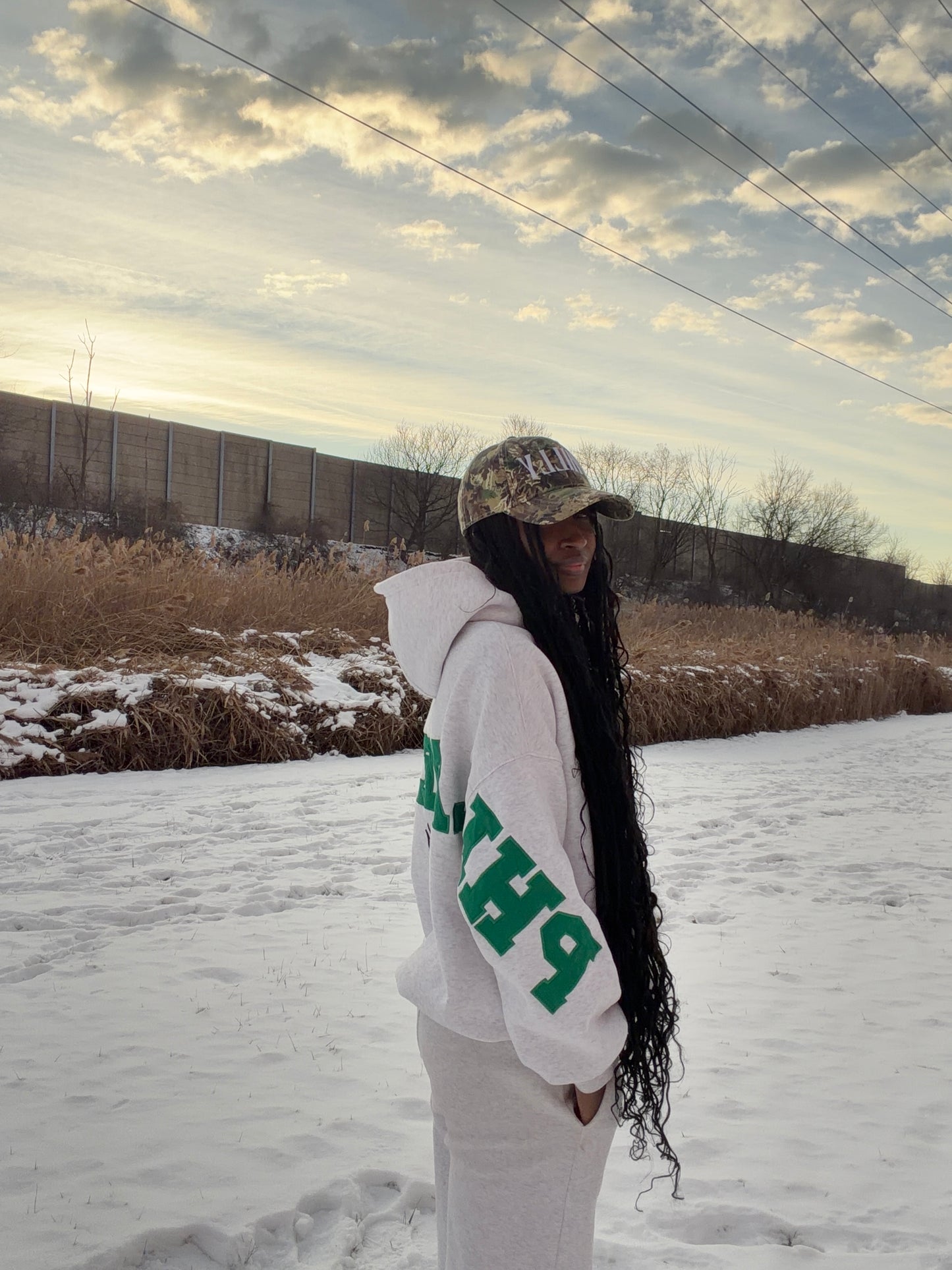 The Birdie Babe Sweatshirt: Ash Grey